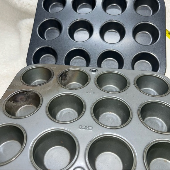 2 Mini cupcake pans with 200 paper liners Ekco & no brand pan 10" x 7.75" used - Picture 7 of 12